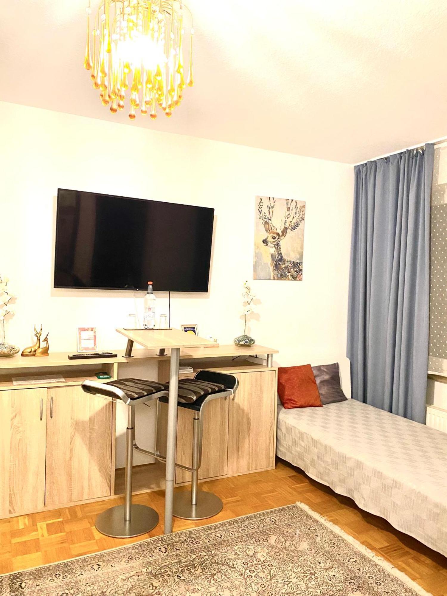 Welcome To Messe! Two-Bedroom Smartapartment &Balcony Хановер Екстериор снимка